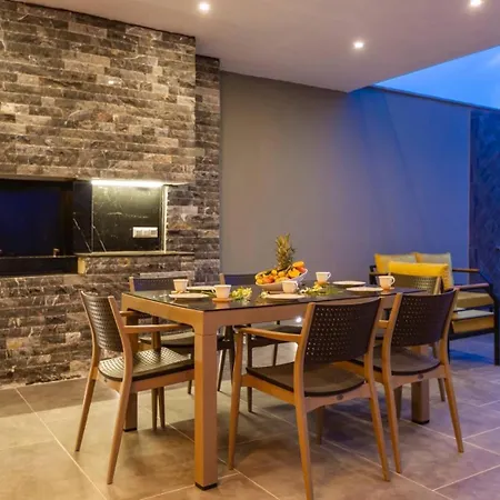 Luxury 2 Bedroom 5 Minutes Drive To Patara * カルカン