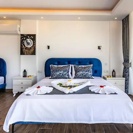 2 Bedroom Near - 5613 Villa Kalkan