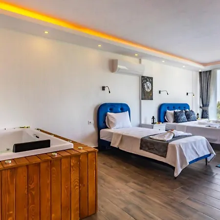 2 Bedroom Near - 5613 Villa